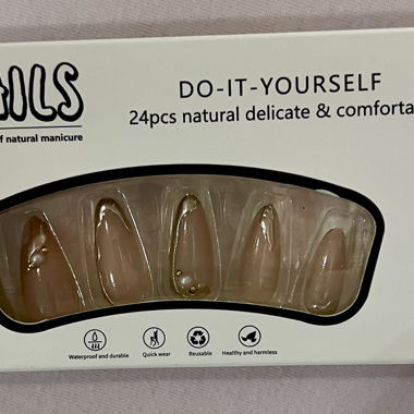 Press-on Nails Gold Pearls Holiday