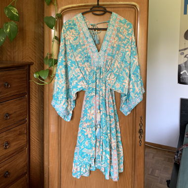 Loose Silk Kimono Dress with Embroidered Pattern for Beach/Summer