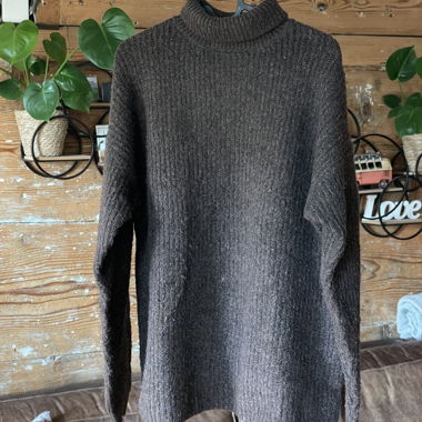 Pull à col roulé marron