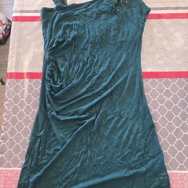 Dunkelgrünes ärmelloses Top