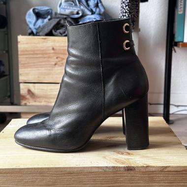 bottes en cuir noir à talon