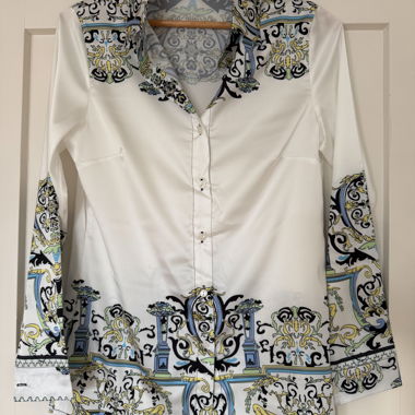 Blusa bianca a motivi