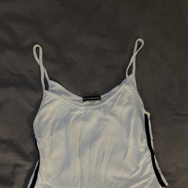  brandy Melville Crop top 