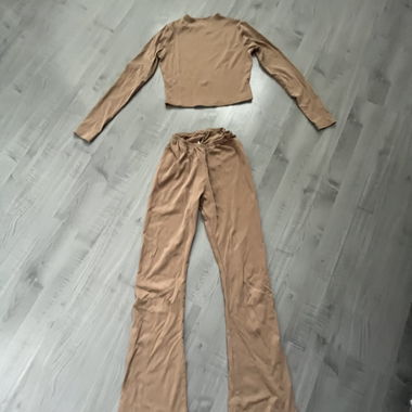Set due pezzi marrone