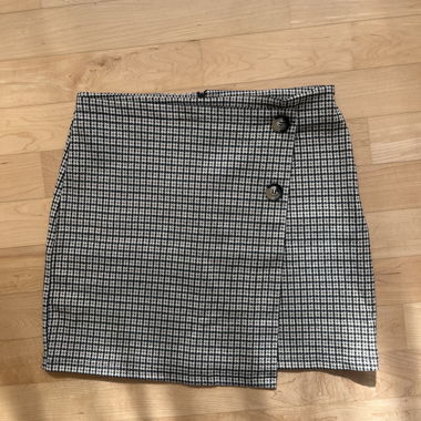 Houndstooth mini skirt