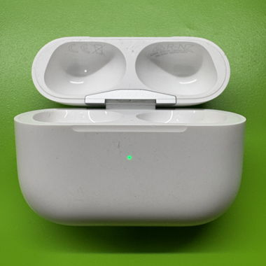 Apple AirPods Pro 2 charging case (A2968).