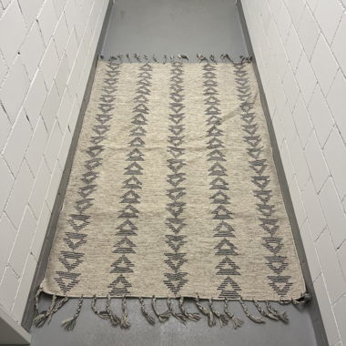Tapis, 185 x 122cm
