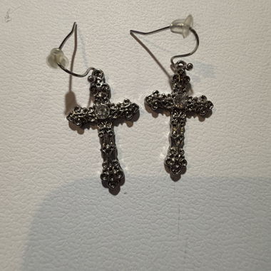 Orecchini a croce color argento