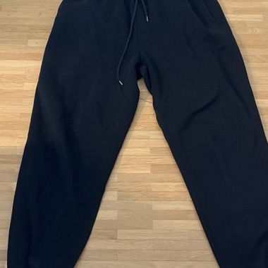 Schwarze Jogginghose