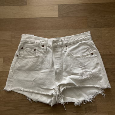 Levi's 501 Shorts off white