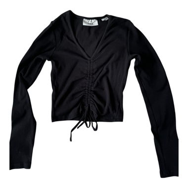 Long sleeves black crop top with v-neck