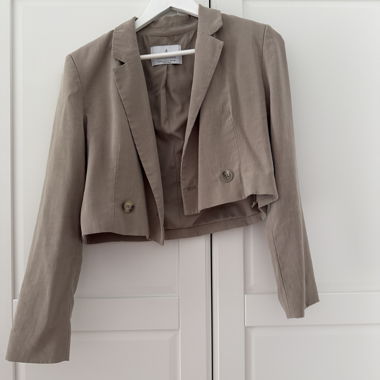 Blazer corto Stradivarius