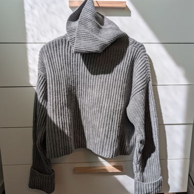Pull court en laine-cashmere gris
