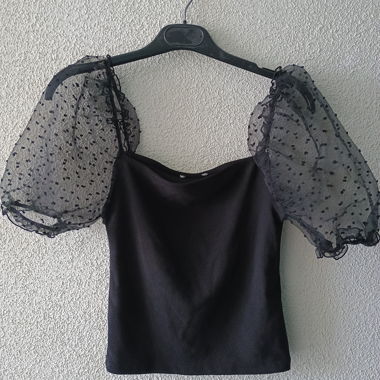 Schwarzes Puffärmel-Top