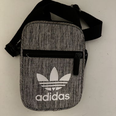 Adidas Umhängetasche klein