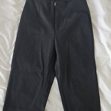 Pantaloni neri dritti lunghezza 3/4