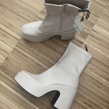 Stivaletti con plateau ZARA nuovi con etichette 40
