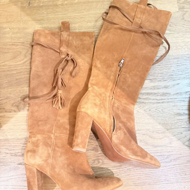 Bottes en daim camel à talon