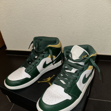 Air Jordan 1 Mid