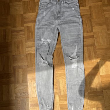 Jeans Strappati Grigi