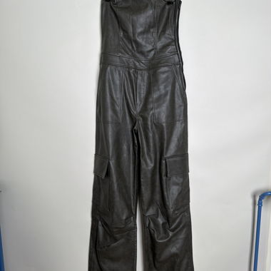 Zara schwarze Leder-Jumpsuit