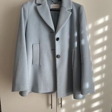 Cappotto corto classico e senza tempo