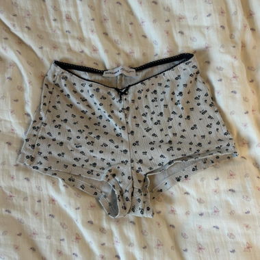 Short Micro Floreali Bershka