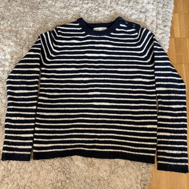 Gestreifter Strickpullover