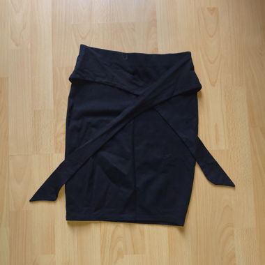 Jupe noire avec attaches