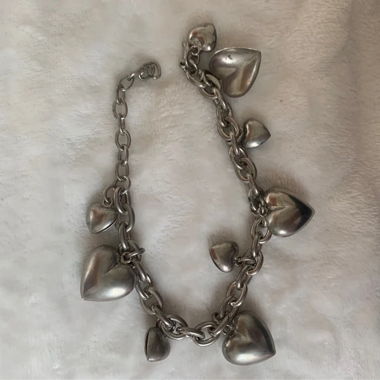 Y2K-Armband mit kleinen gepolsterten Herzen