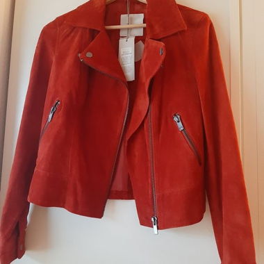 Veste perfecto PIECES en daim, neuve, taille XS