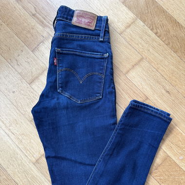 Levis High Rise Skinny Jeans 24 Blue