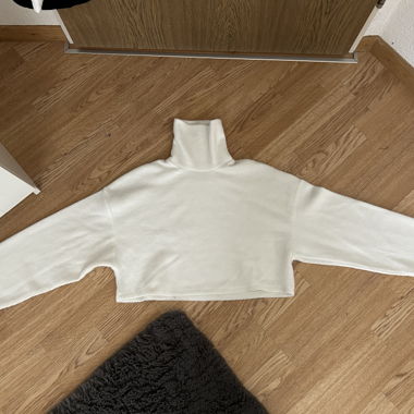 Pull blanc duveteux