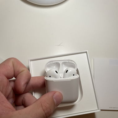 AirPods