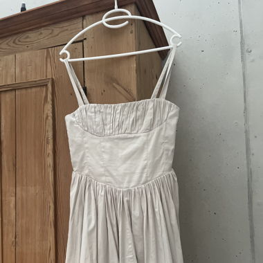 Vestito beige