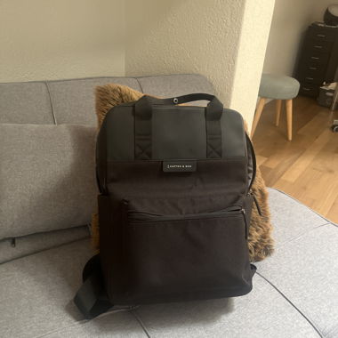 Black backpack – practical, comfortable, like new