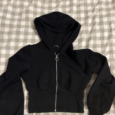 Hoodie cintré manche bouffante 