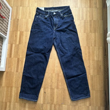 Jeans blu scuro a gamba dritta