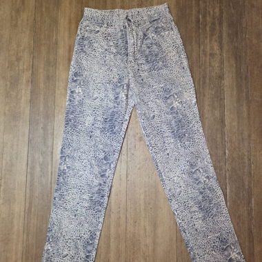 Jeans vintage des années 90 avec imprimé serpent