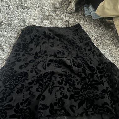 Globus essentials skirt