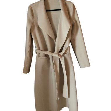 Cappotto da donna beige con cintura da annodare