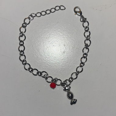 Kettenarmband mit Bonbon-Anhänger