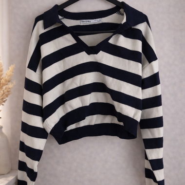 BERSHKA Cropped Sweater