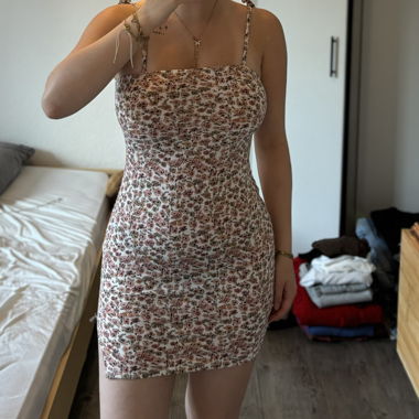 Robe rose à fleur