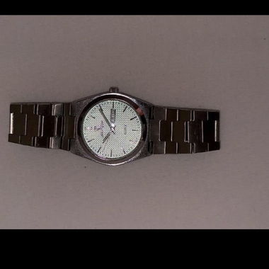 Analog Wristwatch