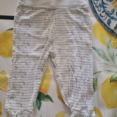 Babyhose mit Love Aufschrift