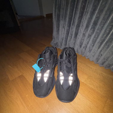 Yeezy 700 v3 black
