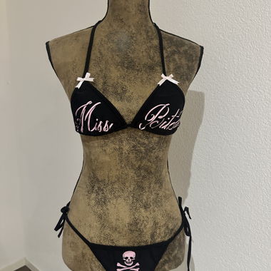  Victoria DeAngelis Merch Set