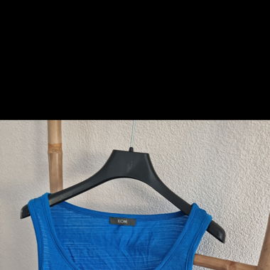 Sleeveless top