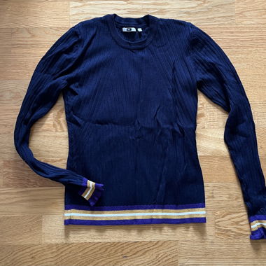 WE Long Sleeve Size S